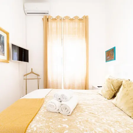 Peaceful 2-bedroom House With Garden At The Heart Of Benfica בית נופש ליסבון