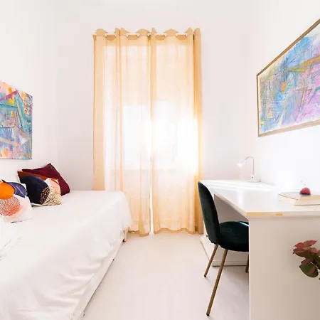 Peaceful 2-bedroom House With Garden At The Heart Of Benfica ליסבון