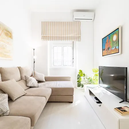 Peaceful 2-bedroom House With Garden At The Heart Of Benfica *