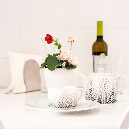 Peaceful 2-bedroom House With Garden At The Heart Of Benfica * Lisboa