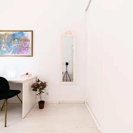 Peaceful 2-bedroom House With Garden At The Heart Of Benfica Nyaraló *