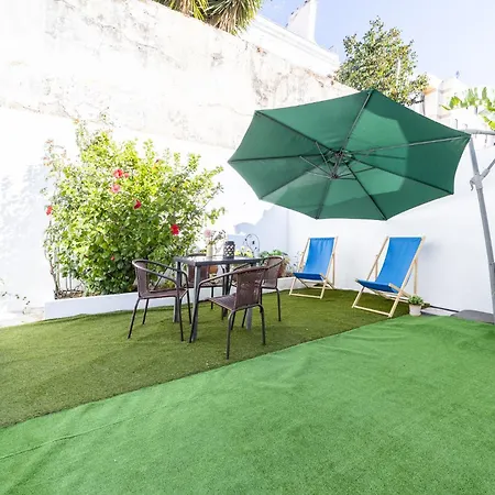 Peaceful 2-bedroom House With Garden At The Heart Of Benfica Nyaraló Lisboa