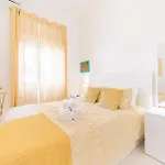 Peaceful 2-bedroom House With Garden At The Heart Of Benfica Casa de Férias