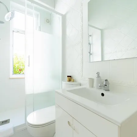 Tatil Evi Peaceful 2-bedroom House With Garden At The Heart Of Benfica *